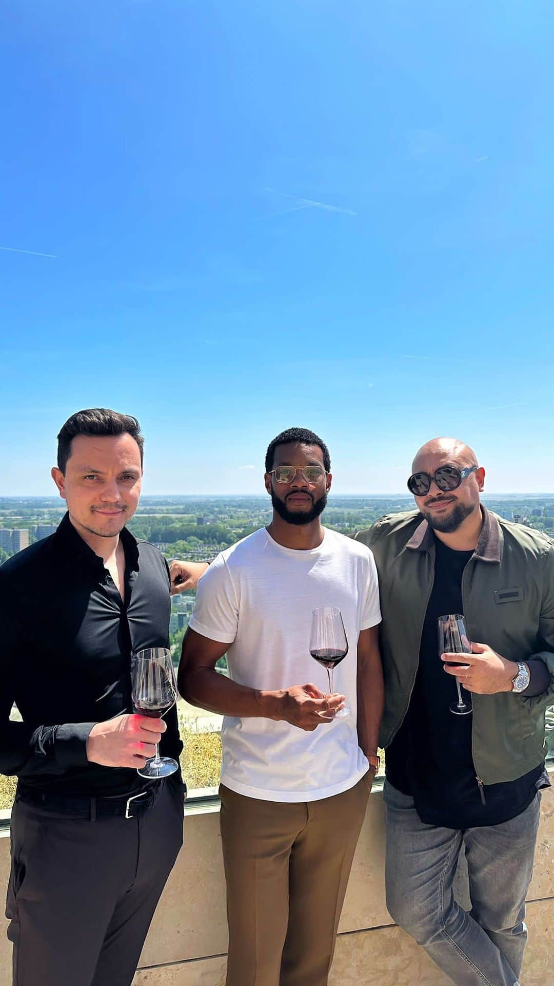 カルフィン・ヨン・ア・ピンのインスタグラム：「Lifestyle with Domín  #domín」