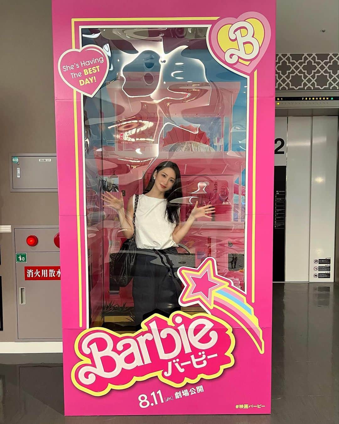 DJ LICCAのインスタグラム：「Licca went into the Barbie box.  #Licca #barbie」