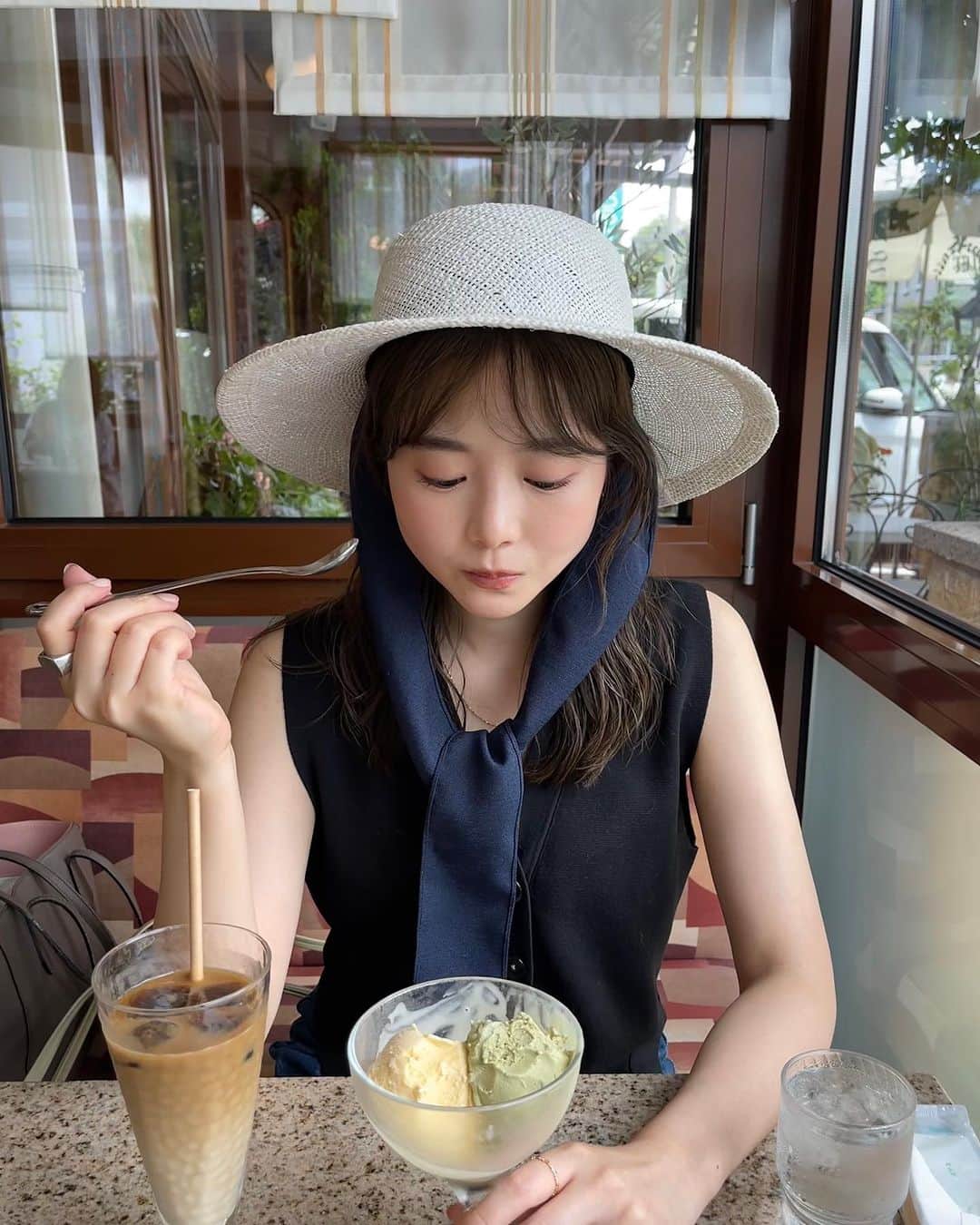 穴井千尋のグルメインスタ