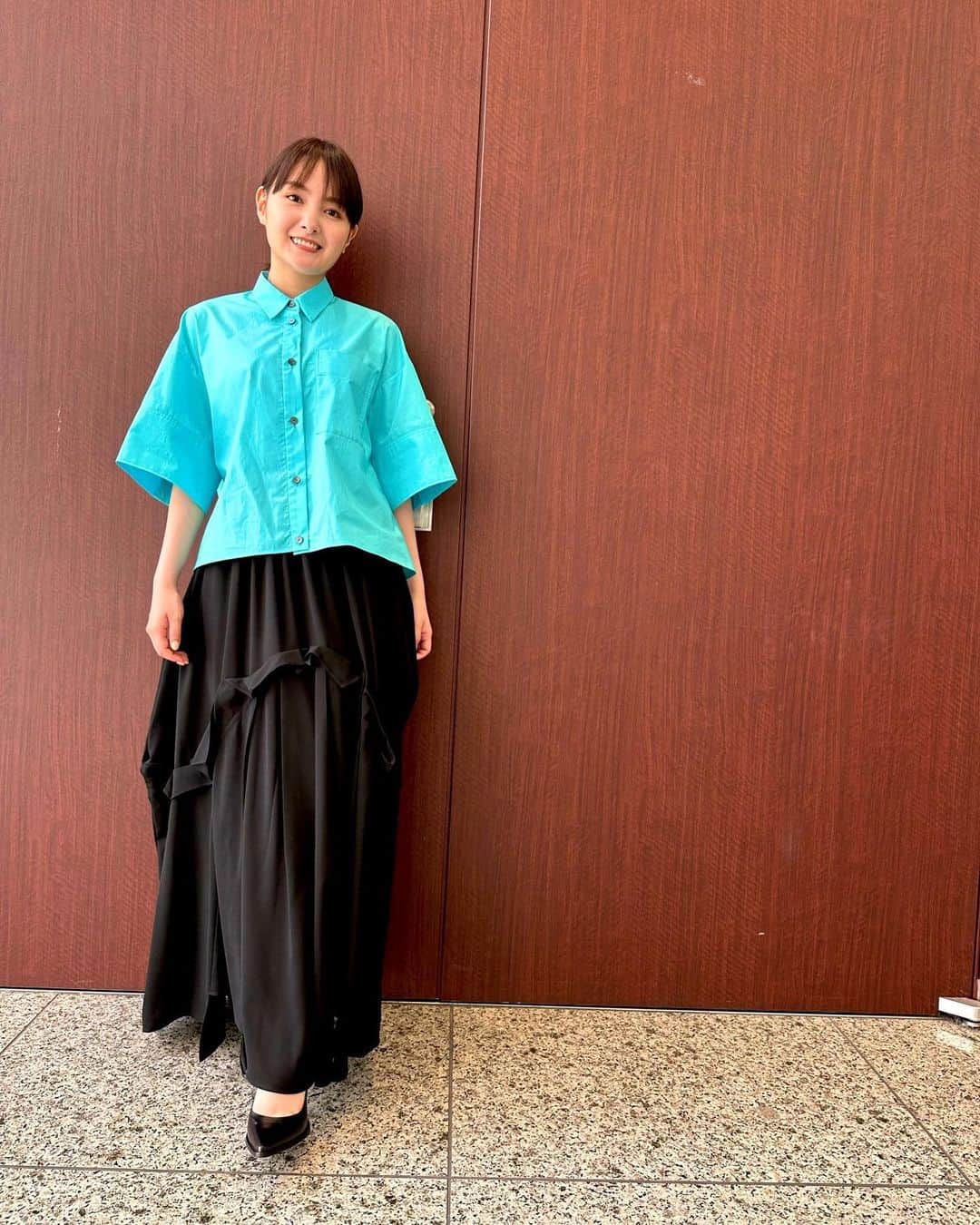 葵わかなのインスタグラム：「． 今、放送中の「VS魂」  出演してます！  私も韓国旅行きたいなぁ☺️  #アナスタシア  👗 @enfold_official 💍 @takeup_official 👠 @freelance_paris」