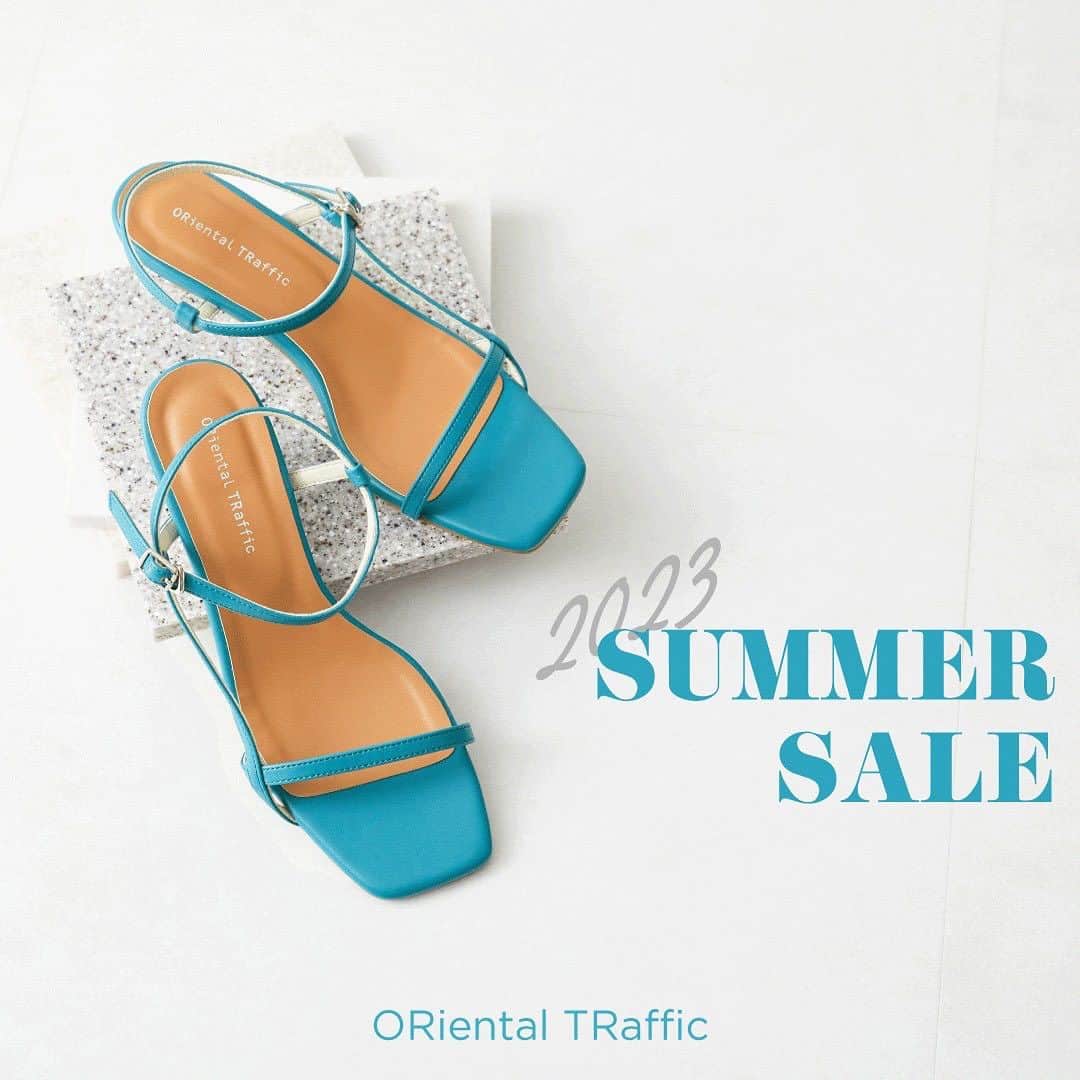 orientaltrafficのインスタグラム：「・ 【PICK UP ITEM】 ⁡ ⁡ ■アシンメトリーナローストラップサンダル/31230 ¥7,500 ⁡ 〈ORiental TRaffic〉 シンプルながらも、旬のスクエアトゥとサイドでクロスしたストラップが存在感のあるサンダルは、細身のヒールデザインで後ろから見た時も女性らしく抜かりない仕上がり。 ⁡ heel : 5.2cm color : BLACK,BLUE,ORANGE SIZE : S〜LL ⁡ ----------------------------------- 店舗,ONLINE STOREにて お得なSUMMER SALEを開催中🍧 トレンドアイテムや新作のサンダルが お得にGETできるチャンス🏃‍♀️‼︎ ぜひcheckして下さい♪ ----------------------------------- ⁡ ⁡ #orientaltraffic#オリエンタルトラフィック #ortr#ortr2023ss#靴#shoes#新作#pumps#パンプス#sandals#サンダル#2023SS#2023ss#トレンド#preorder#ootd#fashion#new#newarrival#newin#apparel#コーディネート#LOOK#look#sale#sale」