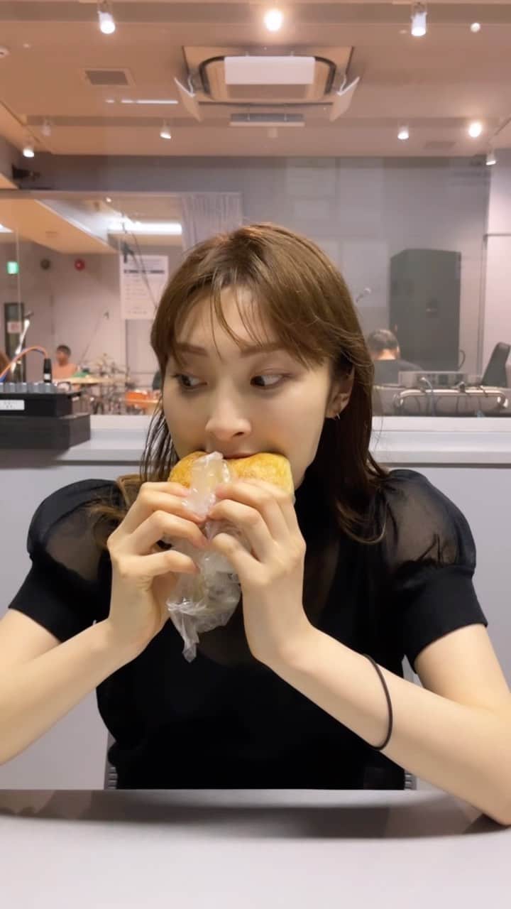 のインスタグラム：「🥯🥯🥯🎋👏🏻👏🏻🥯  #家入レオ　#君がくれた夏」