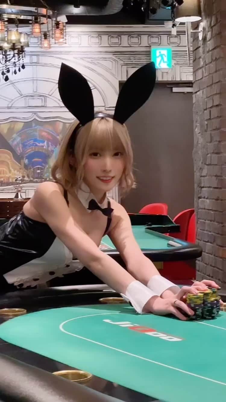 山吹りょうのインスタグラム：「こてん  #bunny #バニーガール #bunny girl #コスプレ #cosplay #japanesegirl #instagood #instadaily #instalike #me #followme」