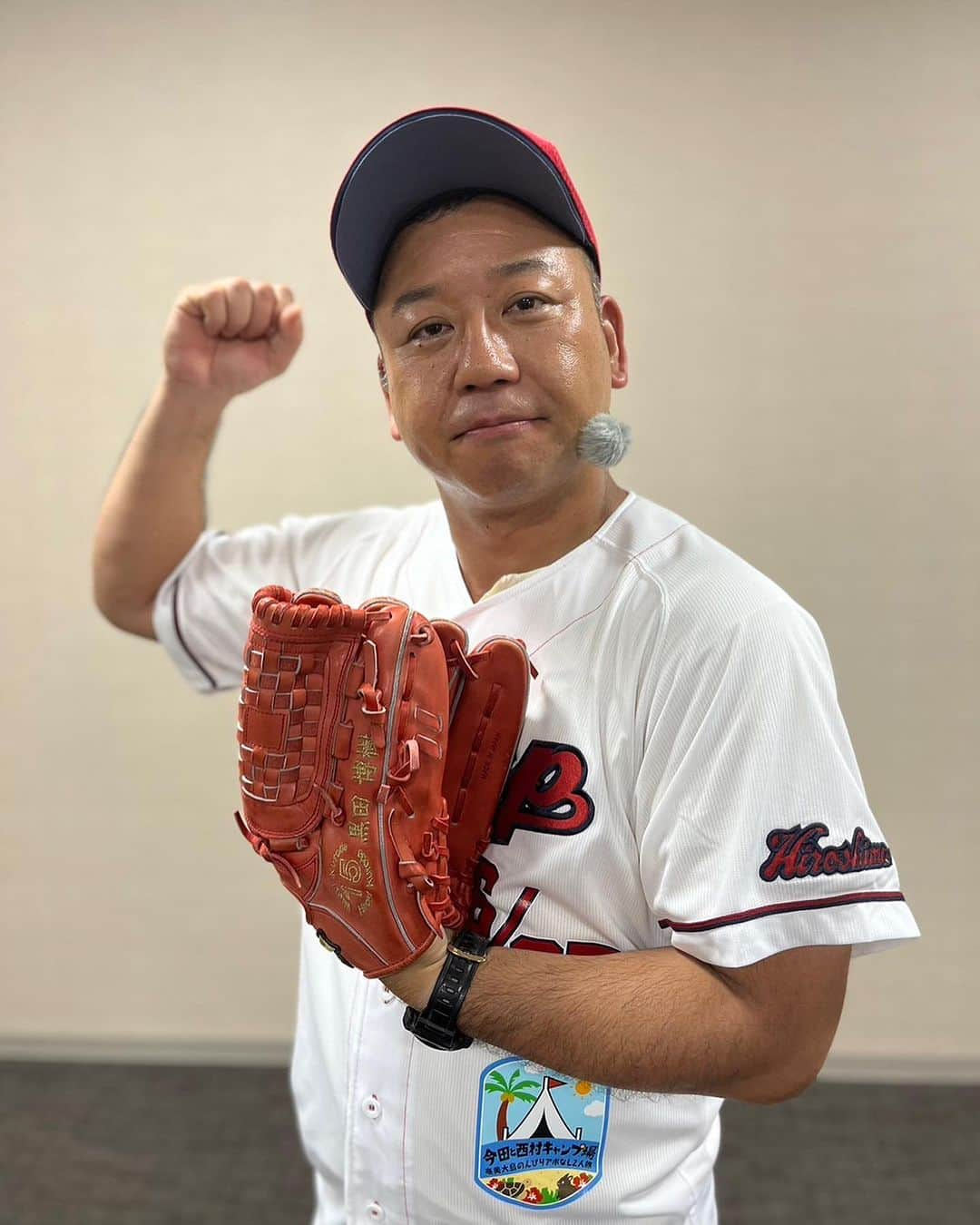 西村瑞樹（西村キャンプ場）のインスタグラム：「西村さん始球式に密着⚾️🔥  今週末15日(土)は『#西村キャンプ場』🏕  山県郡キャンプ旅がスタート！  さらに、６月に行われた 西村さん人生初の始球式に 番組カメラが密着！   緊張の一球、 そして投球直後の西村さんに迫りますっ⚾️🔥  #バイきんぐ西村 #バイきんぐ #カープ #carp #野球 #始球式 #ピッチャー #baseball #セリーグ」