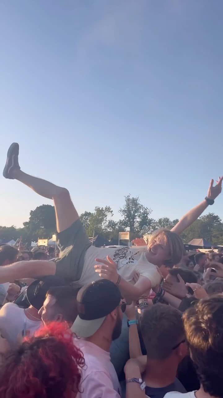 Kerrang!のインスタグラム：「Take us back to @2000trees_festival ✨」