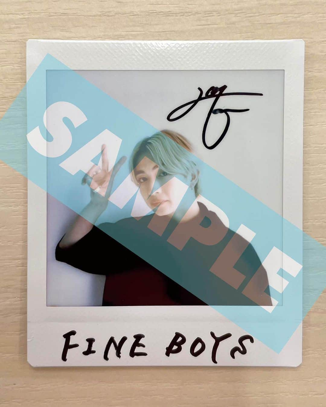 FINEBOYSさんのインスタグラム写真 - (FINEBOYSInstagram)「【PRESENT:綱 啓永さんチェキプレゼント🎁】  発売中のFINEBOYS8月号「これからの男子メイク」連載はチェックしてくれましたか？🫣  今回はドラマ #ばらかもん に出演中の人気俳優 #綱啓永 さんが登場🕺👏🏻 長くて綺麗なまつ毛を生かしマスカラに初挑戦していただきました☺️💡（綱さんらしい感想はコメント動画で🤣🤣🤣）  誌面のカッコよさとギャップのあるおちゃめなカオを見せてくれたオフショットムービーも必見です🫡📸  そしてそして！今回は綱 啓永さんのサイン入りチェキをプレゼント！🎁❤️‍🔥  以下の応募方法をチェックして、 ぜひ参加してくださいね！  ======================= 【応募期間】 〜7月20日（木）23時59分まで  【応募方法】 ①FINEBOYS公式Instagramをフォロー ②本投稿にいいね ※抽選対象は公開アカウントのみになります  【当選発表】 当選した方のみ、コメントを投稿してくださったアカウントにDM（ダイレクトメッセージ）にて2023年8月上旬までにご連絡します。 ※当選者の発表はDMでのご連絡をもってかえさせていただきます。 抽選の経過や結果などに関するお問い合わせには一切お答えできません。 賞品の発送は8月中を予定しております。 ※当選連絡をしてから7日以内に連絡が取れない場合は、当選が無効となります。ご了承ください。  コメントをすると当選確率がアップするかも…？ ご応募お待ちしております！  #FINEBOYS  #綱啓永 #ばらかもん #チェキ #チェキプレゼント」7月13日 19時36分 - fineboys_jp