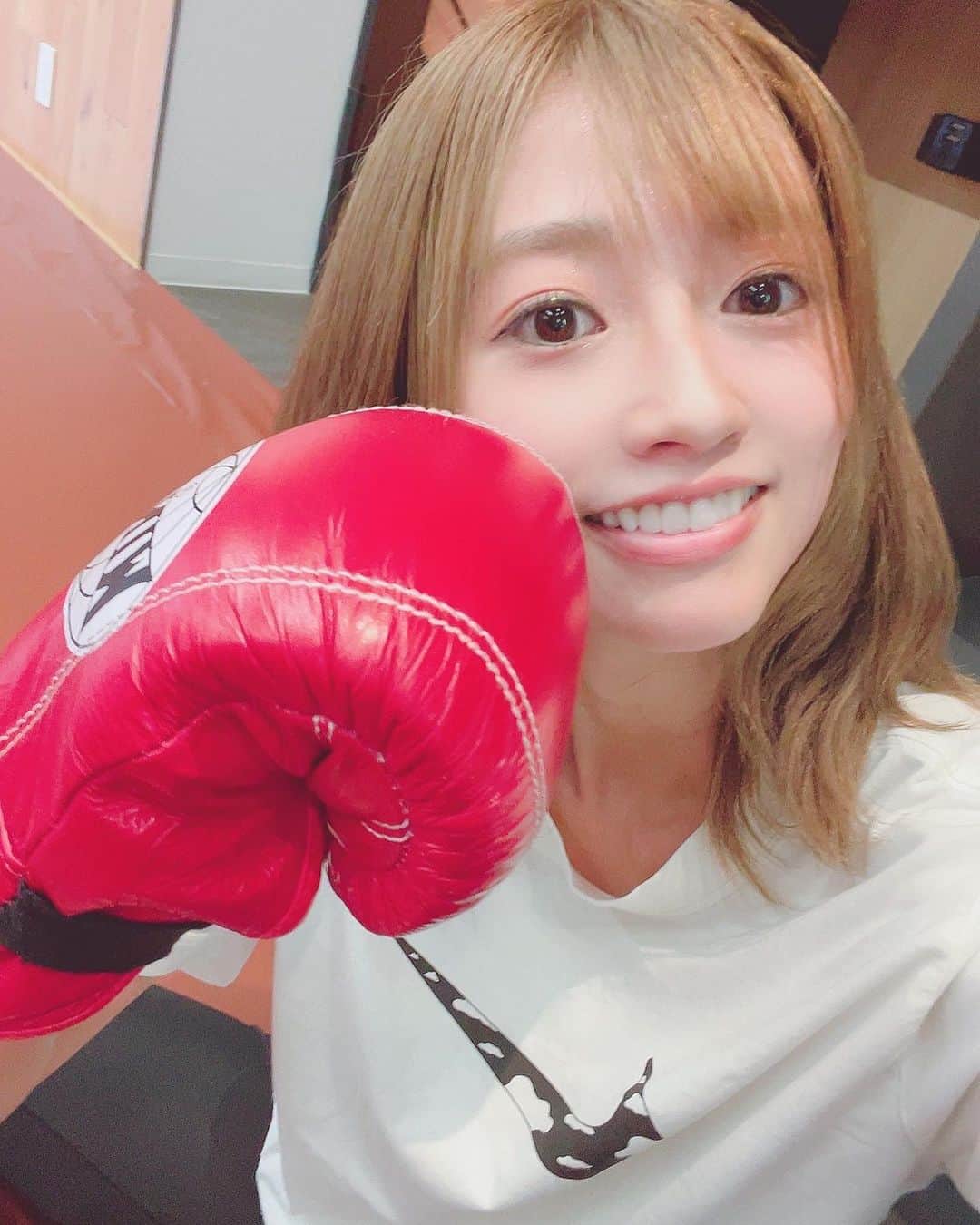 大貫彩香さんのインスタグラム写真 - (大貫彩香Instagram)「キックボクシングに行ってきました✨  とっても良い汗かけた☺️🌻 @targetshibuya の皆さん いつもありがとうございます🥊⭐️」7月13日 19時52分 - sayaka_oonuki