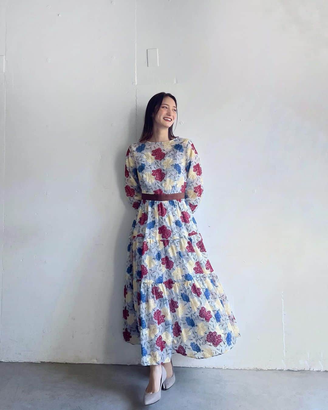山神アリシアのインスタグラム：「刺繍がたまらん🥺🌼  #adelly」