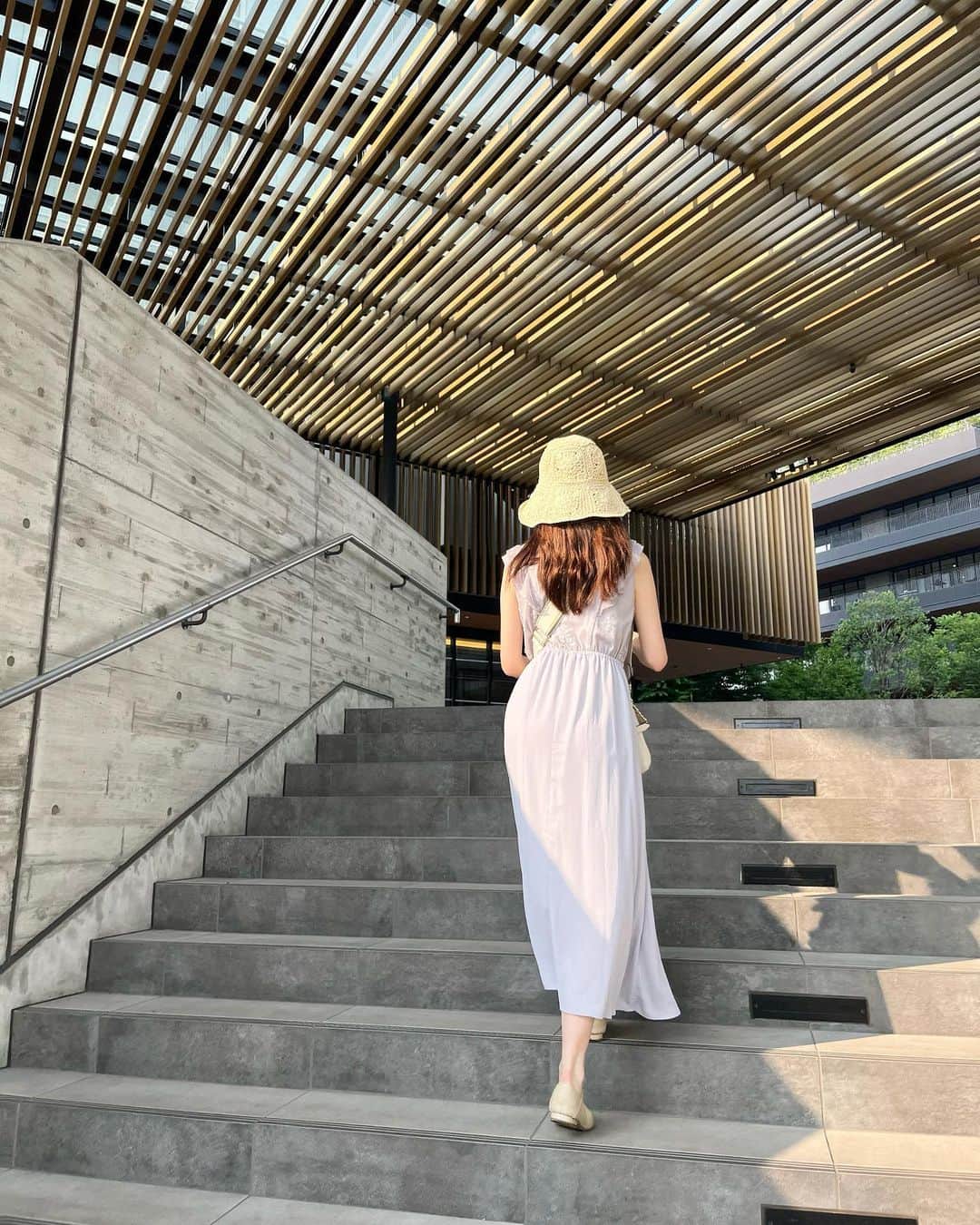 のインスタグラム：「🌻🌻  サクレ食べるのが、最近の日課。 今日も1日お疲れ様です☺︎」