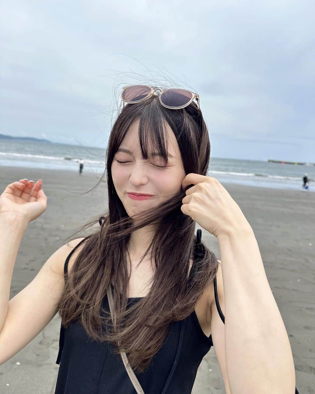 新井椎夏さんのインスタグラム写真 - (新井椎夏Instagram)「さすがに海辺は風強すぎた🎐 夏感じてきた！！！」7月13日 20時17分 - elsy_shiina