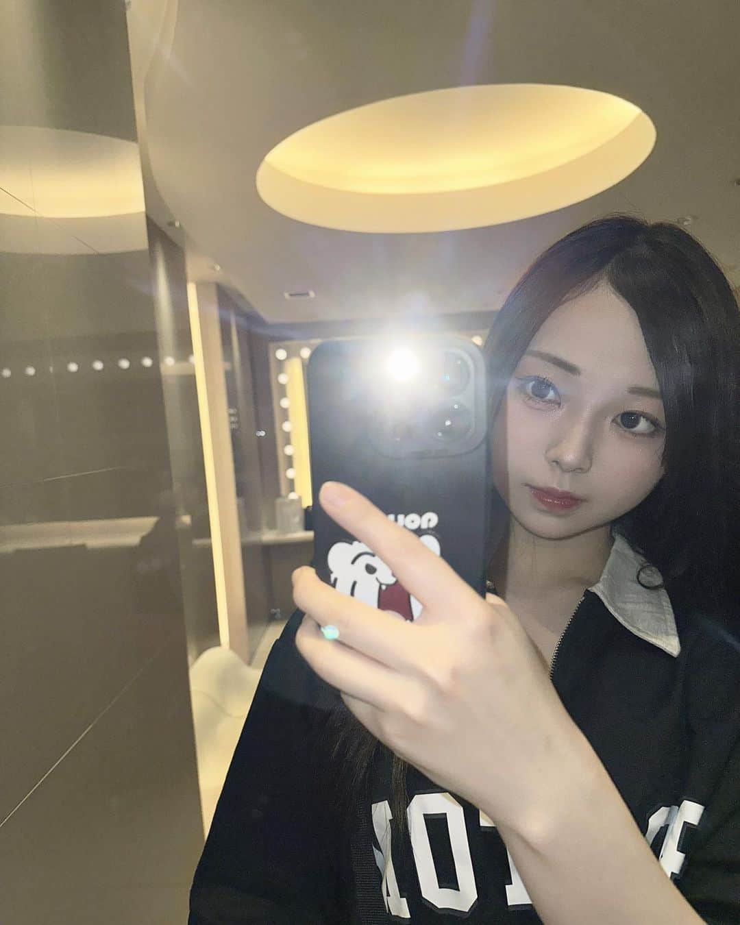 山内祐奈のインスタグラム：「ガオー  #new#iphoneケース #🐯 #ゆなすたぐらむ❤︎」