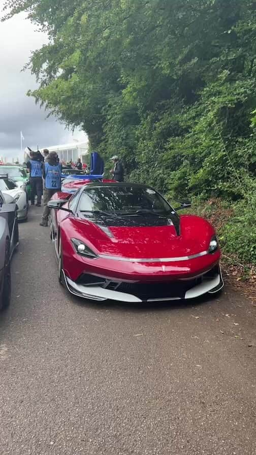 ニック・ハイドフェルドのインスタグラム：「Goodwood First run #fos @automobilipininfarinaofficial」