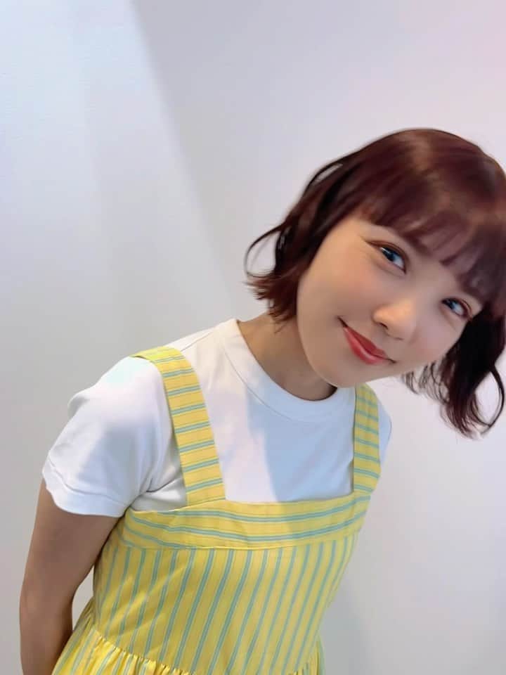 幹葉（スピラ・スピカ）のインスタグラム：「髪巻いてもろてご機嫌ですわ！💛🩵 💇‍♀️ @yasugi_eriko」