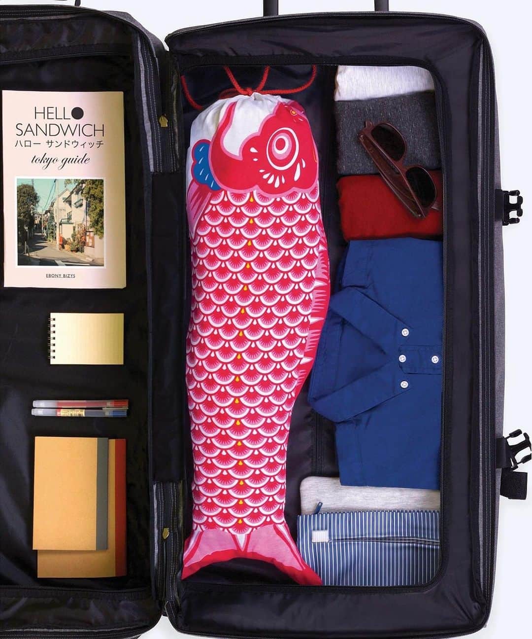 BEAMS ZAKKAさんのインスタグラム写真 - (BEAMS ZAKKAInstagram)「DOIY / "Koinobori" Laundry Bag ¥1,980 （税込）  旅行時に着用済みの洋服を入れたり、細かいものをパッキングするのに便利な、ランドリーバッグ。鯉のぼりのフォルムがユニークで、見るたびにクスッと笑みがこぼれるアイテムです。バルセロナのライフスタイルブランド、〈DOIY(ドーイ)〉がデザイン。オリジナリティあふれる発想力が魅力的な、キュートなプロダクトです。  #beams #ビームス #bprbeams #doiy #laundrybag  #koinobori」7月13日 20時44分 - bpr_beams