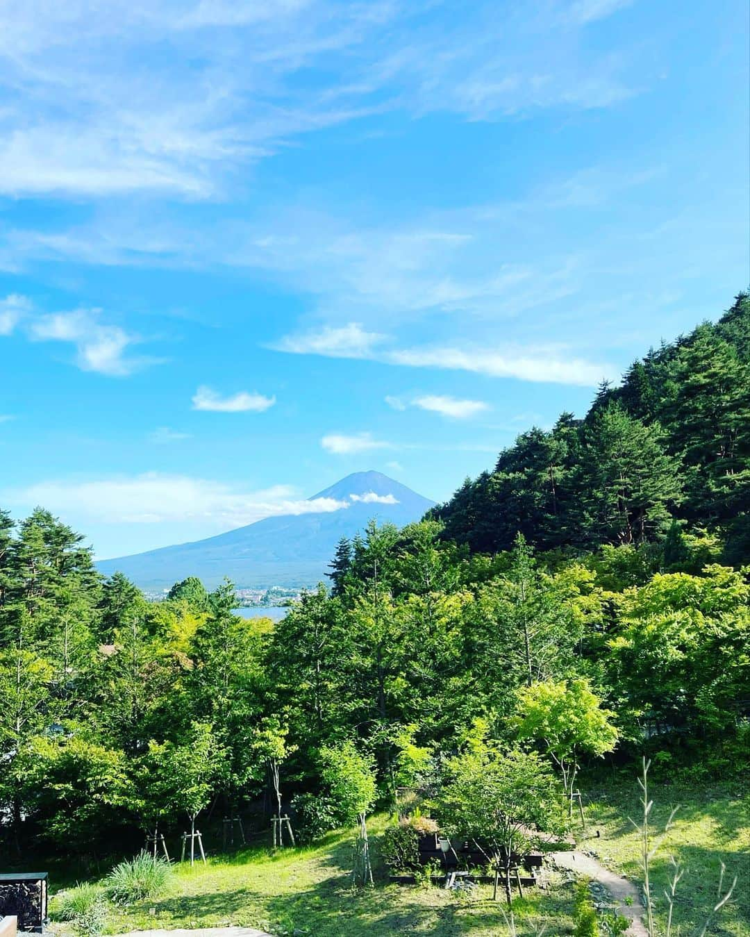 越馬千春さんのインスタグラム写真 - (越馬千春Instagram)「. 🗻🤍✨☀️  #coordinate #コーディネート #コーデ #fashion #ootd #おでかけコーデ#ママコーデ#いつコ#パンツコーデ#ブルベ夏 #骨格ナチュラル #ソフトエレガント#男の子ママ#👩🏻#ママライフ#ママ#育児日記#年子育児#年子兄弟#年子兄弟#4歳男の子#2歳男の子 #chiharukoshiba_trip #子連れ旅行#ふふ河口湖#富士山#河口湖」7月13日 20時46分 - chiharukoshiba