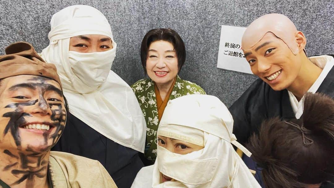 榊原徹士さんのインスタグラム写真 - (榊原徹士Instagram)「思い出達🎞️  「若き日の親鸞」 遵西と顔面どちゃ汚れ町民 南座公演楽しすぎたし、いい先輩に恵まれました。  #親鸞 #京都 #南座お練り」7月13日 20時47分 - tetsujisakakibara