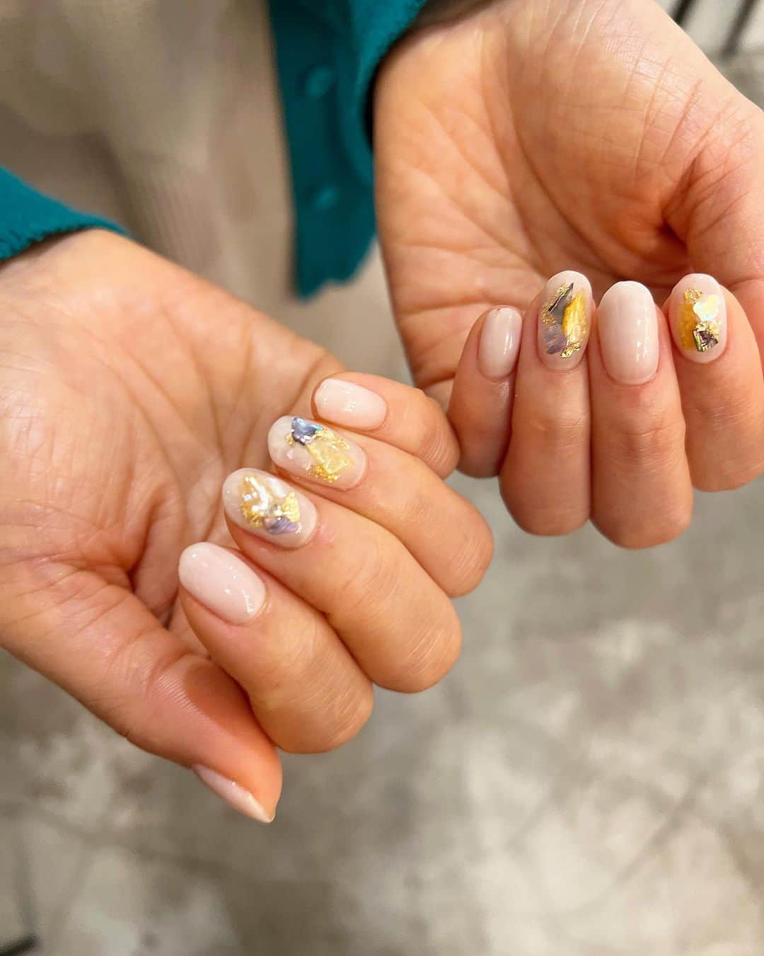 Kana Kobayashiさんのインスタグラム写真 - (Kana KobayashiInstagram)「#nails #shell #夏ネイル #シェルネイル #ネイル #ネイルアート #ネイルデザイン #大人ネイル #東京ネイルサロン」7月13日 20時51分 - anela_kana