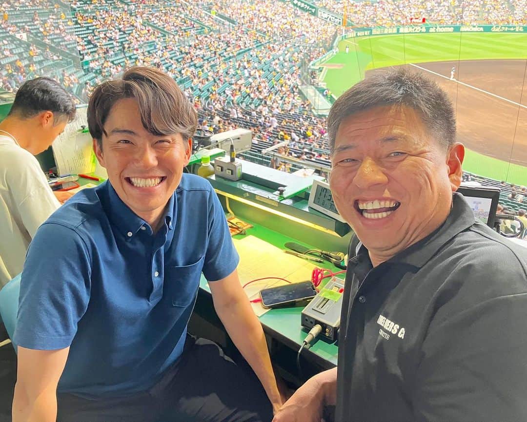 三ツ廣政輝さんのインスタグラム写真 - (三ツ廣政輝Instagram)「先日実況した時の写真！なぜこんなに2人ともニコニコなのかはわかりませんがお気に入りの写真です☺️  今日もタイガース勝つぞーー！🔥 #阪神タイガース #阪神」7月13日 20時56分 - masaki_mitsuhiro