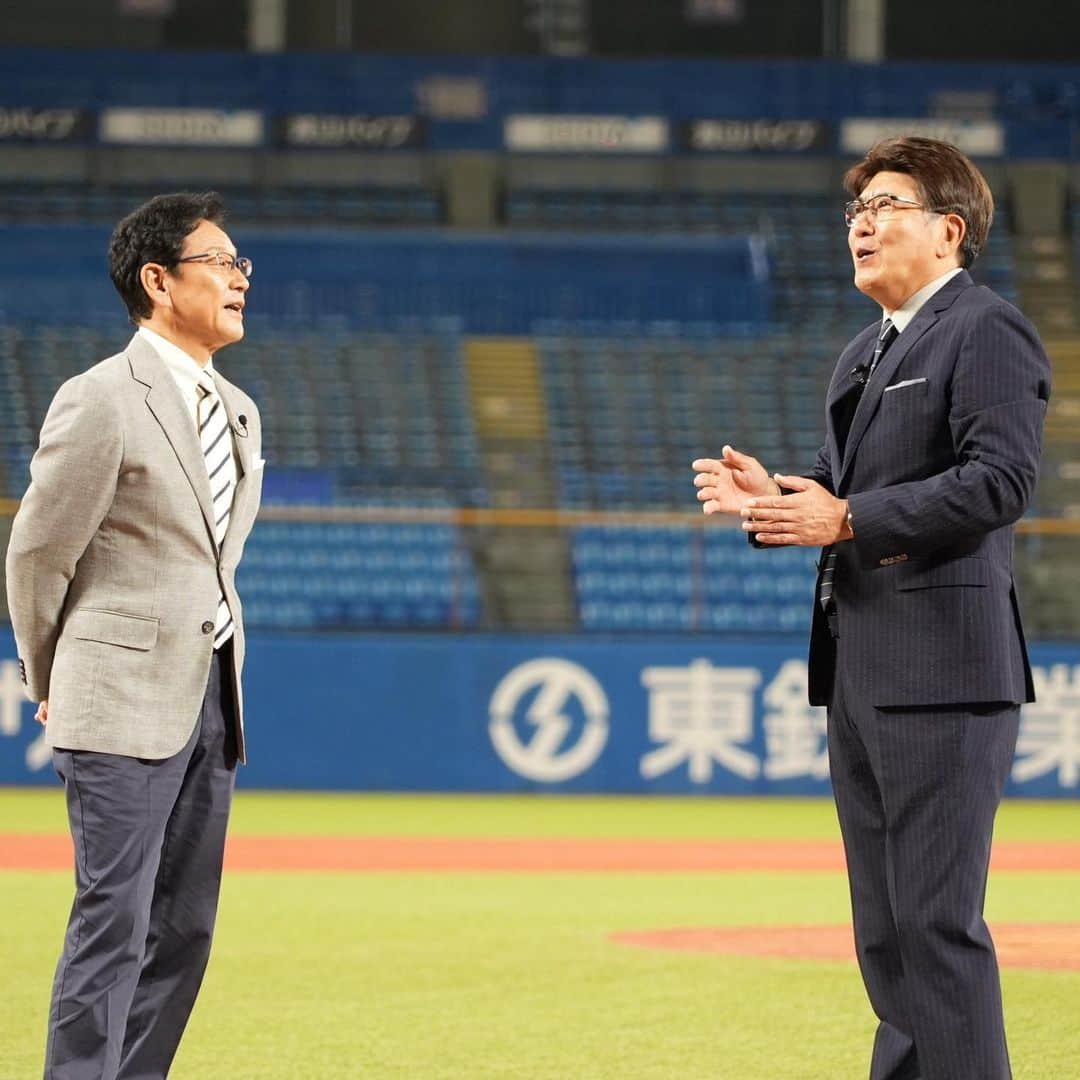 石橋貴明さんのインスタグラム写真 - (石橋貴明Instagram)「#ABEMA 「石橋貴明 お礼参りTHE WORLD 4週ぶち抜きSP」 4週目は、#WBC で侍JAPANを世界一に導いた #栗山英樹 と、 野球愛あふれるノンストップ対談⚾  2人はなんと、1961年生まれの同学年！  高校球児時代、甲子園を目指し、 明治神宮野球場の同じ空間にいました。  そんな2人が44年ぶりに、同球場で再会します。  初公開のWBC裏話から、 北海道日本ハムファイターズ時代のエピソード、 侍JAPAN選手から感謝メッセージなど、 ここでしか見れない秘話をたっぷりお届けします。  ABEMAで、無料配信中📺 お見逃しなく🔥  ABEMAスタッフ」7月13日 20時59分 - takaakiishibashi_official