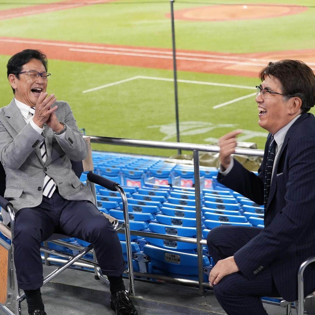 石橋貴明さんのインスタグラム写真 - (石橋貴明Instagram)「#ABEMA 「石橋貴明 お礼参りTHE WORLD 4週ぶち抜きSP」 4週目は、#WBC で侍JAPANを世界一に導いた #栗山英樹 と、 野球愛あふれるノンストップ対談⚾  2人はなんと、1961年生まれの同学年！  高校球児時代、甲子園を目指し、 明治神宮野球場の同じ空間にいました。  そんな2人が44年ぶりに、同球場で再会します。  初公開のWBC裏話から、 北海道日本ハムファイターズ時代のエピソード、 侍JAPAN選手から感謝メッセージなど、 ここでしか見れない秘話をたっぷりお届けします。  ABEMAで、無料配信中📺 お見逃しなく🔥  ABEMAスタッフ」7月13日 20時59分 - takaakiishibashi_official