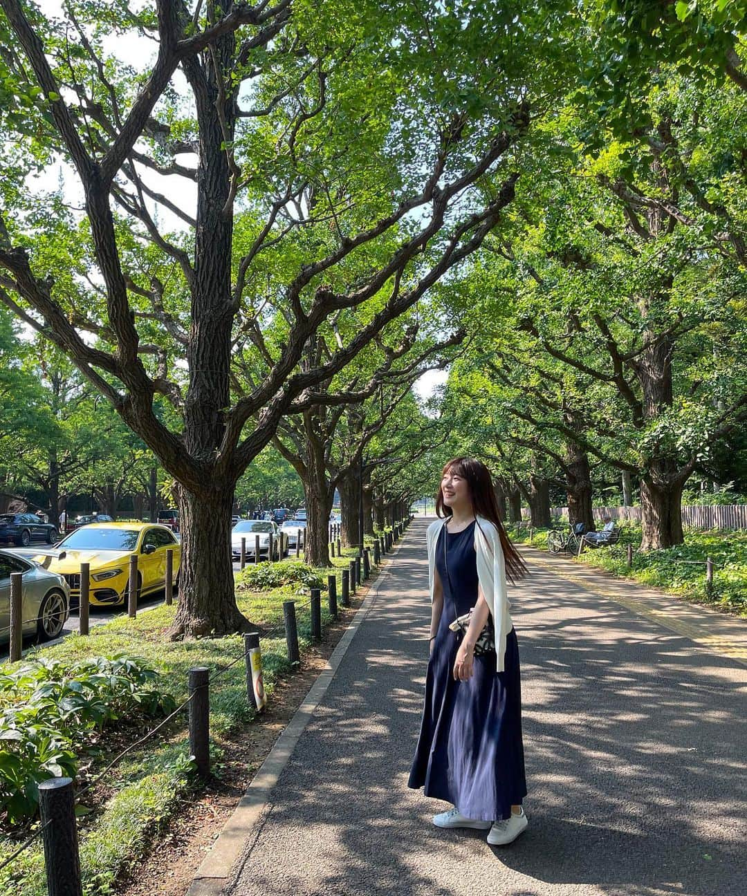 小泉里奈さんのインスタグラム写真 - (小泉里奈Instagram)「夏だね🍃✴︎  #外苑前 #外苑前いちょう並木 #外苑前カフェ #青山カフェ #東京カフェ巡り #散歩日和 #緑のある暮らし #木漏れ日 #東京カメラ部 #カメラ散歩 #カメラ女子 #ポートレート #japan_of_insta #jp_portrait部 #lovers_nippon #japan_daytime_view」7月13日 20時59分 - koizumi_rina