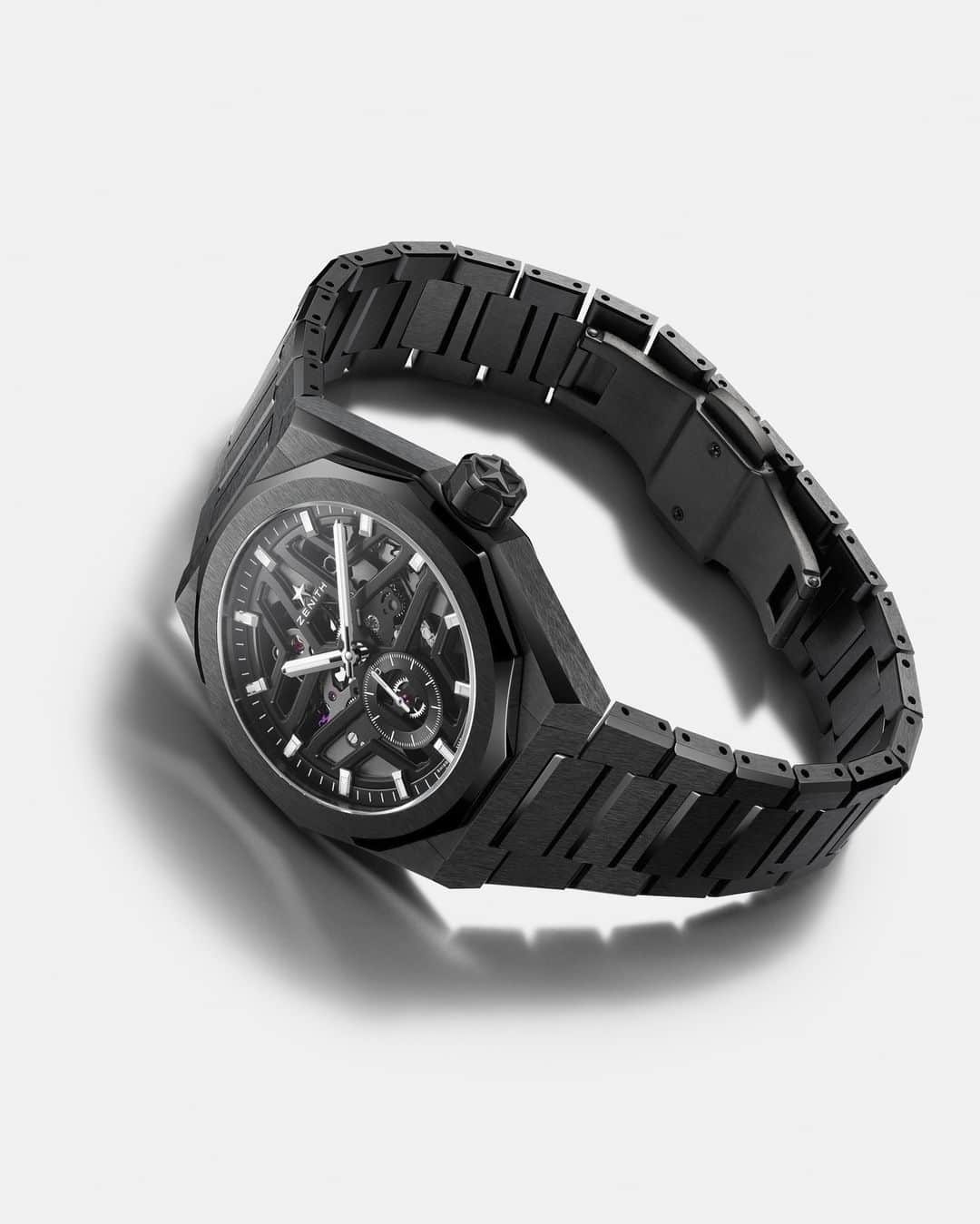 ゼニスのインスタグラム：「#DefySkyline: So dark yet so expansive. DEFY Skyline Skeleton, crafted entirely in black ceramic.」