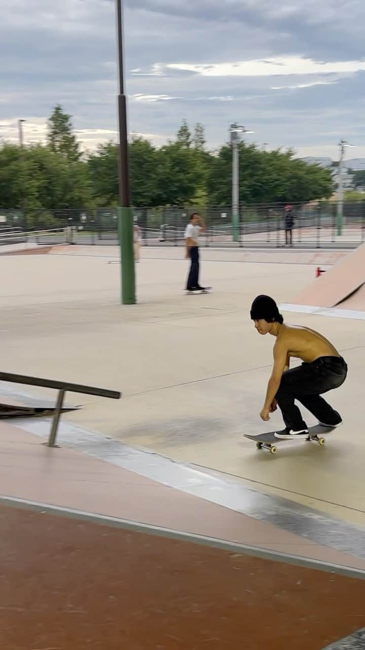 池田大暉のインスタグラム：「Shinyoko skate🛹✨」