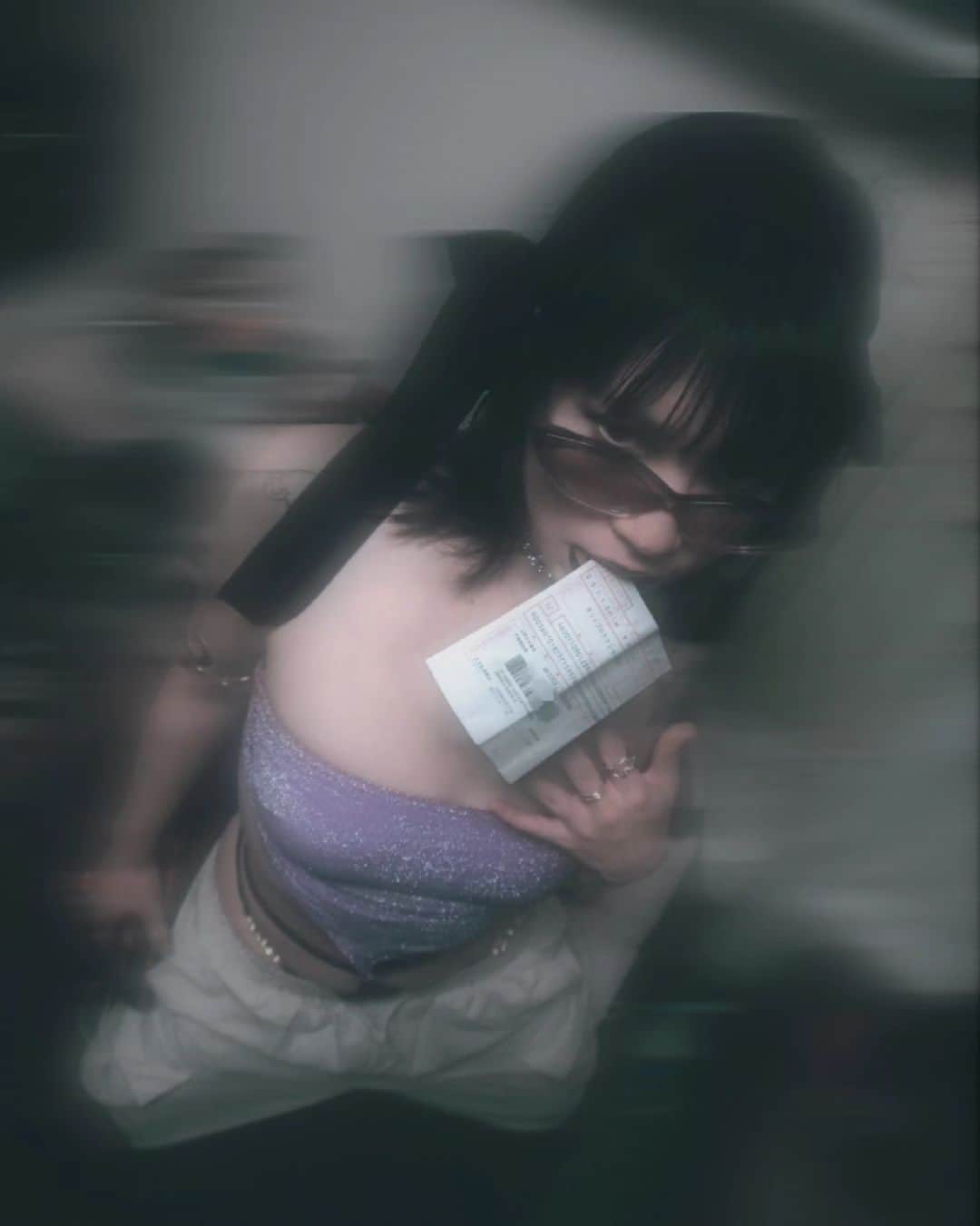 LISACHRISのインスタグラム：「paypay🖤🧾 puipui🙄☣️」