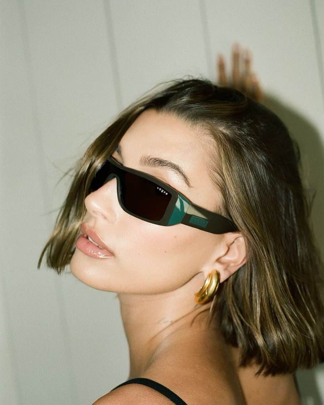 ハイレイ・ロード・ボールドウィンのインスタグラム：「🕶️ @vogueeyewear #HaileyBieberXVogueEyewear」