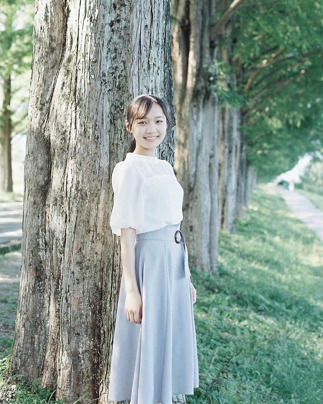 Masaのインスタグラム：「.   ▶︎▶︎▶︎ Swipe  All：Nikon F3  Nikkor 50mm F1.4 #colorplus200  ここは、新緑が好き🌲🌲  一応、土曜と月曜は暇してますよ。 ✉️お待ちしてます🍧  撮影日 : 2023年6月17日  #まさ35 #エビプリ #35mm #nikonf3 #nikon #フィルム #film #filmcamera #filmphotography #フィルム #フィルムカメラ #フィルム写真 #portrait #ポートレート #filmisnotdead #滋賀 #shiga #メタセコイア #メタセコイア並木 #マキノピックランド #マキノ高原メタセコイア並木 #metasequoia」