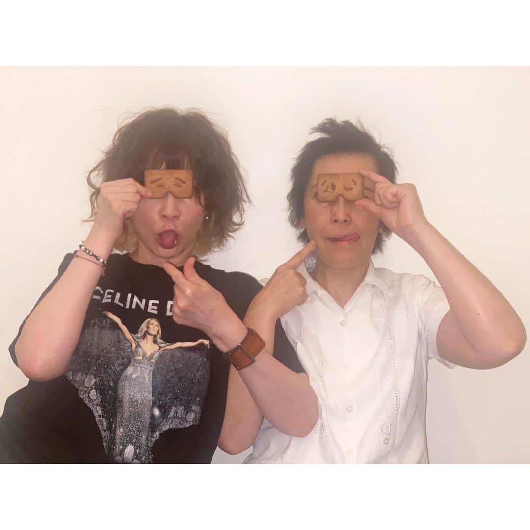 下條ユリのインスタグラム：「YOU and me  2023 & 1996 and The man  @stylistshibutsu  (爪きれい)  My Tokyo Classics   #KimonoMyHouse」