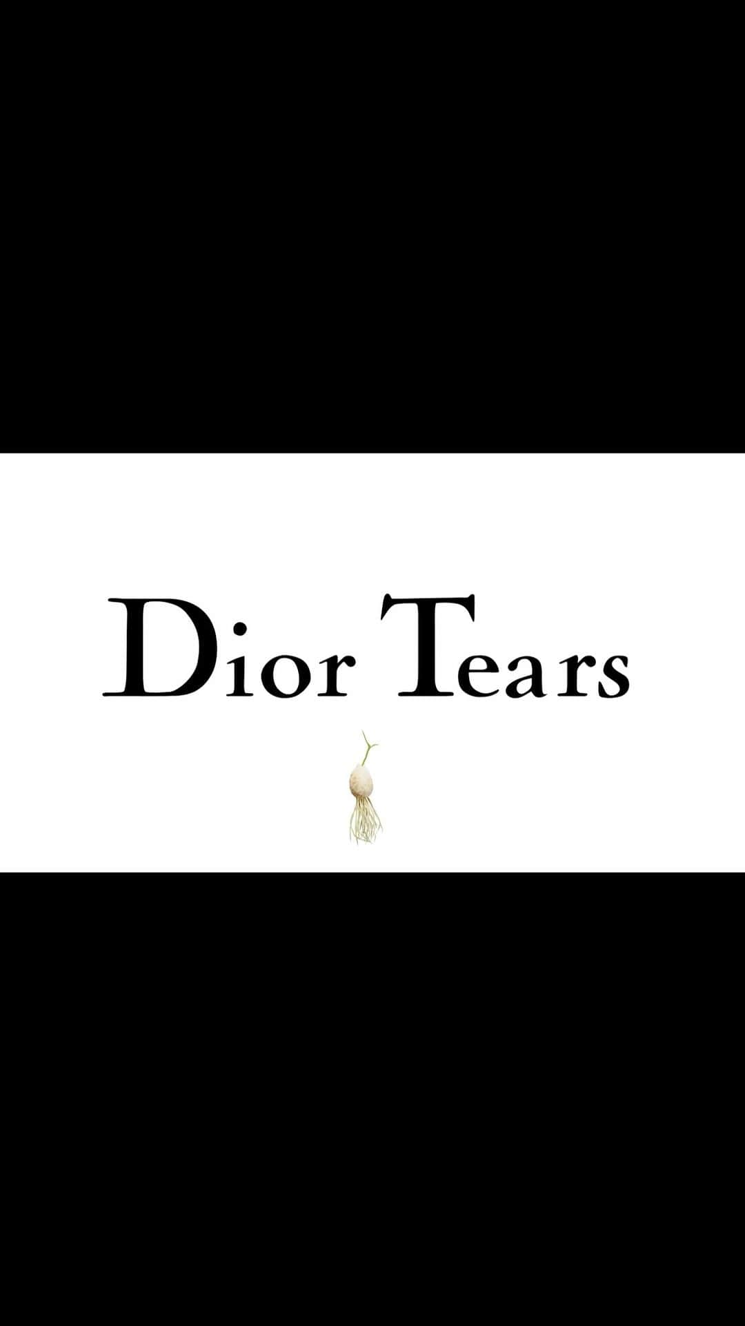 東信のインスタグラム：「DIOR TEARS  You can get special digi-bouquets only for Dior Tears pop-up! created by our team @amfc_metaflorist  Dior Tears Tokyo pop-up  Location : 6-35-6, Jingumae, Shibuya-ku, Tokyo Date : 12-30 July, 2023  Time : 11:00-20:00  @dior #azumamakoto  #amkk #dior #diortears #amfcmetaflorist #tokyo」