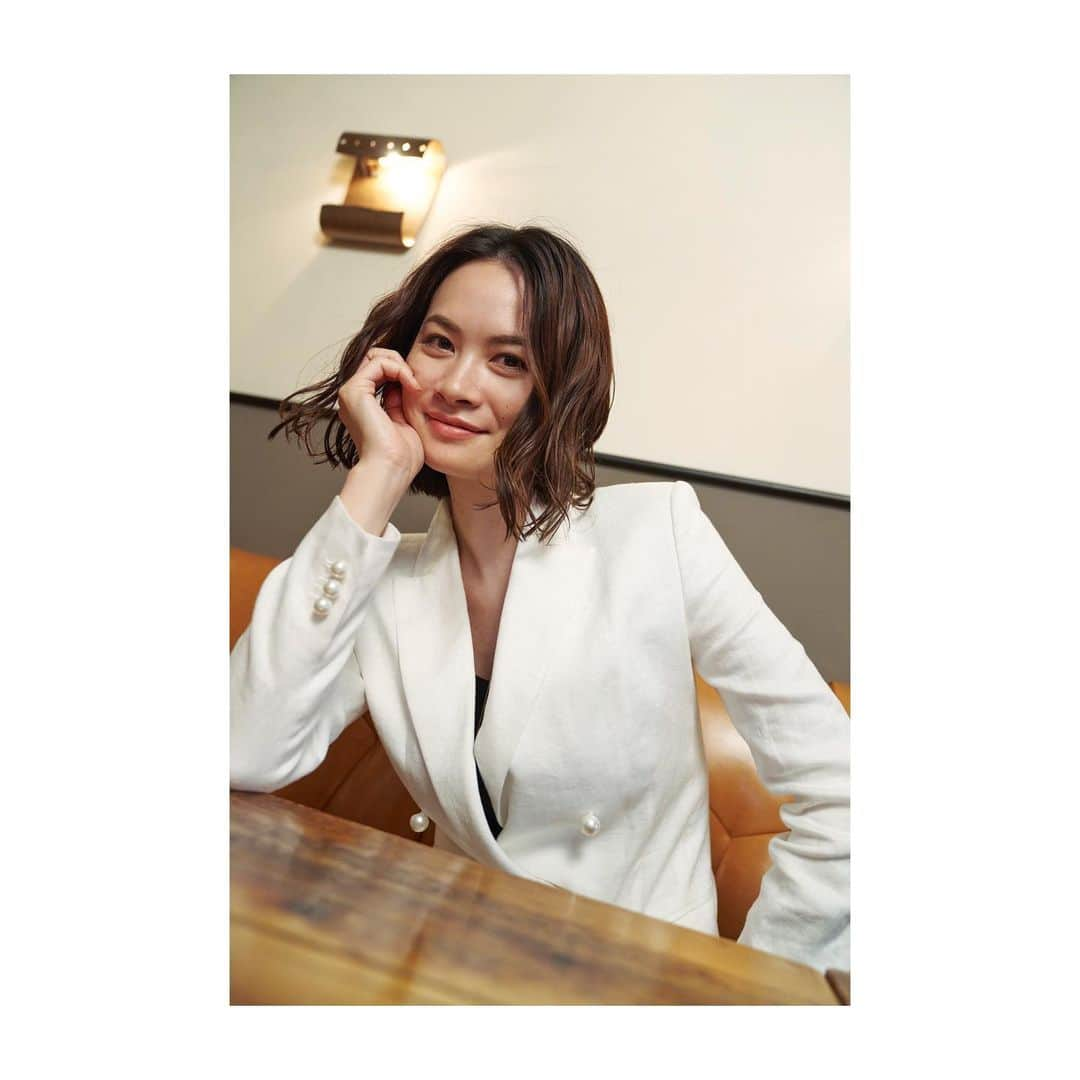 濱田玲さんのインスタグラム写真 - (濱田玲Instagram)「ℋ𝒶𝓅𝓅𝓎 ℱ𝓇𝒾𝒹𝒶𝓎🥳  偶然の再会、 色々な方のご協力、 繋がるご縁に恵まれた天候☀️  ひとりではできないこともある  謙虚な気持ちで 人を頼ってみることの大切さ  【ご縁】って素敵だなぁ🥰  📷　@chenchekai  💄 @manami27lee  👗 @akikoogawa_collection  🏬 @knockcucinabuonaitaliana   #testshot #portrait  #model」7月14日 8時19分 - rei.h_0302