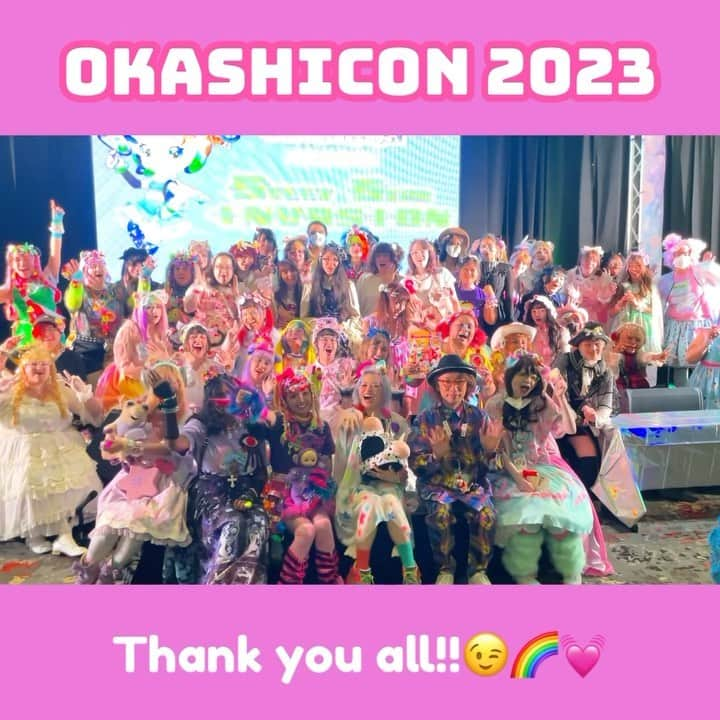 紅林大空のインスタグラム：「🌈🛸🤠 I had a wonderful time at Okashicon in Austin❣️❣️🌈🐮 @okashicon 🍭💕 Okashicon is one of my favorite conventions.  Thank you for inviting me as a guest model again!!  I’m so happy to meet such lovely people there. 🥰🌈✨  As you might know,  I finally I recovered and able to came back here after half a year of rehabilitation. Now, I hope I will meet and talk to you guys all over the world soooon.💕🛸🦩🌼 Love you all!💌  #harajuku #jfashion #harajukufashion #jfashion #原宿ファッション #カラフルファッション #派手髪 #kawaiistyle #okashicon2023」