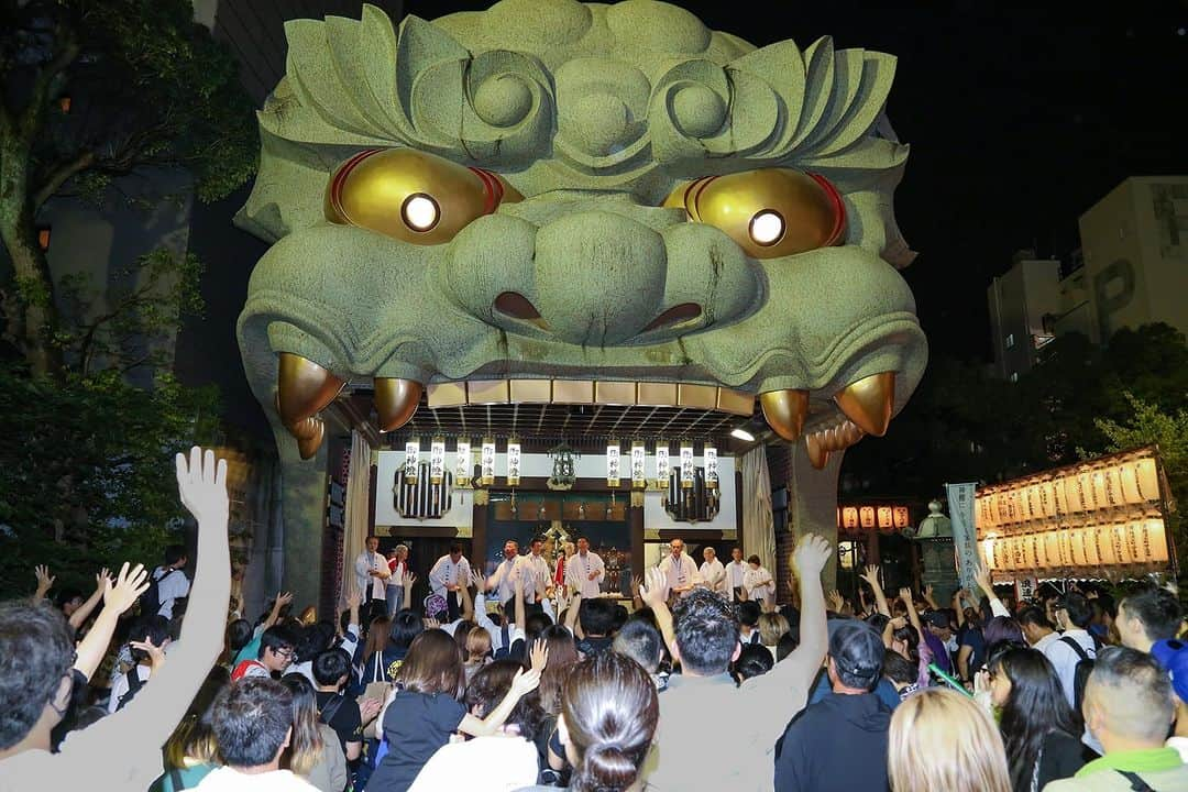 大西宏幸さんのインスタグラム写真 - (大西宏幸Instagram)「難波八阪神社の夏祭りは、毎年7月13日〜14日に盛大に開催されます。  今年も宵宮の餅まきに参加してまいりました。  明日の本宮も宜しくお願いします😊  #大西宏幸 #大阪1区 #前衆議院議員 #元防衛大臣政務官 #元内閣府大臣政務官 #東成区 #天王寺区 #浪速区 #中央区 #西区 #港区 #難波八坂神社」7月13日 23時35分 - hiroyukionishi