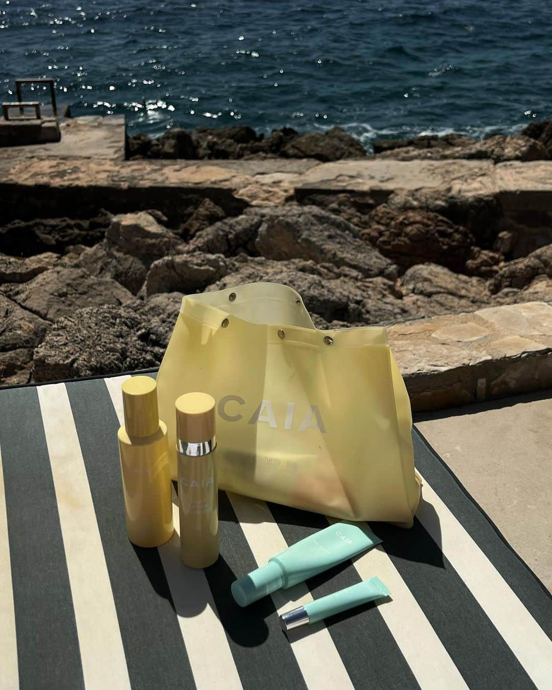 Bianca Ingrossoさんのインスタグラム写真 - (Bianca IngrossoInstagram)「Advertisement @caiacosmetics  Summer besties 🌞🌴 My fave one though is our SPF50 face cream. First time that I can use one that both melts into the skin and still hydrates beautifully +++ that it works on my sensitive skin 🙏🏻 Hallelulja 🌞」7月13日 23時35分 - biancaingrosso