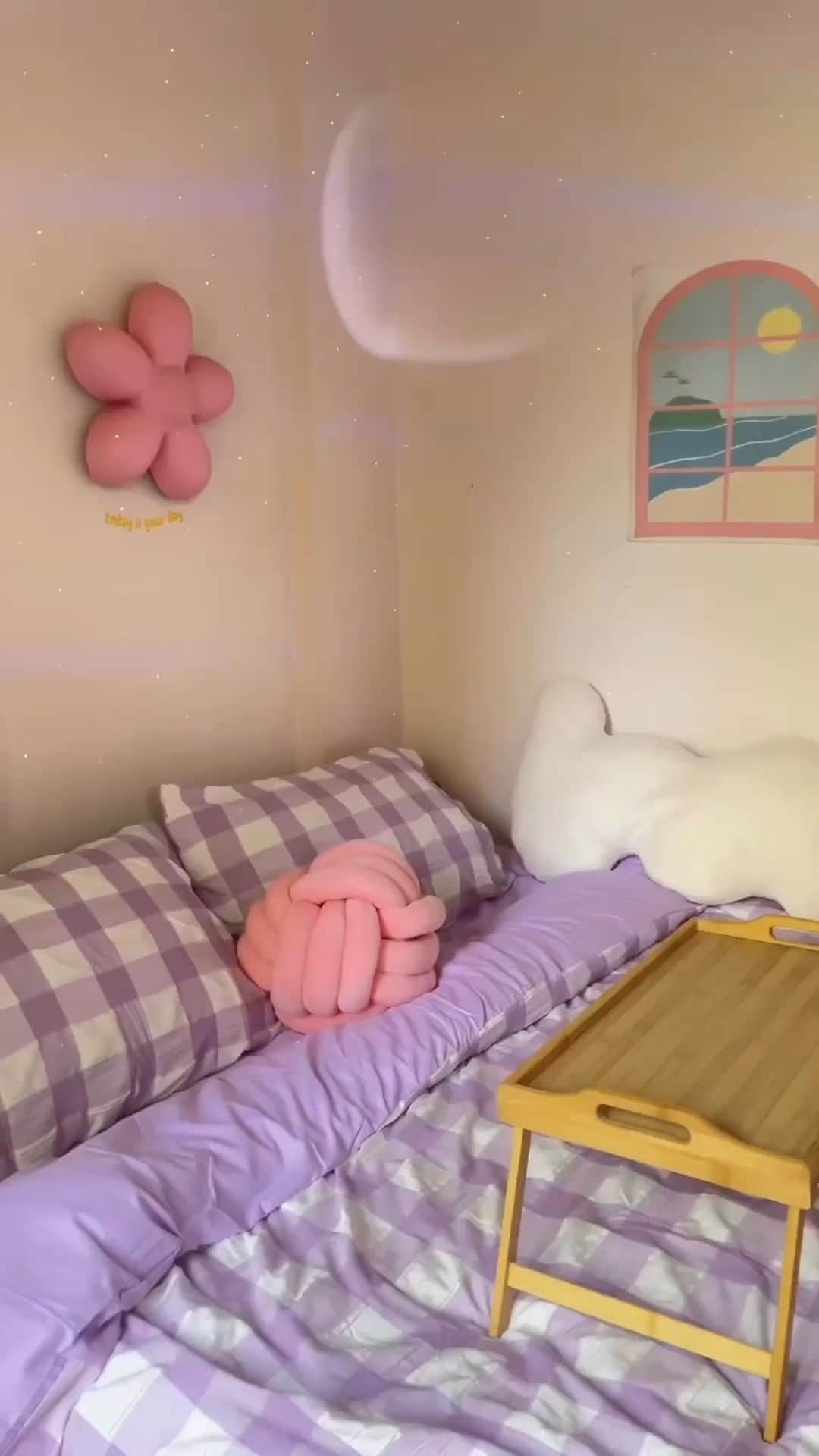 SHEINのインスタグラム：「Make room for these super cute bedroom finds that turn the average space into a total sanctuary 🛌💗 @kayesa.rt  🔎 13967176 15580082 14297135 16644789 15647472  #SHEIN #SHEINforAll #SHEINstyle #fashion #chic #saveinstyle」