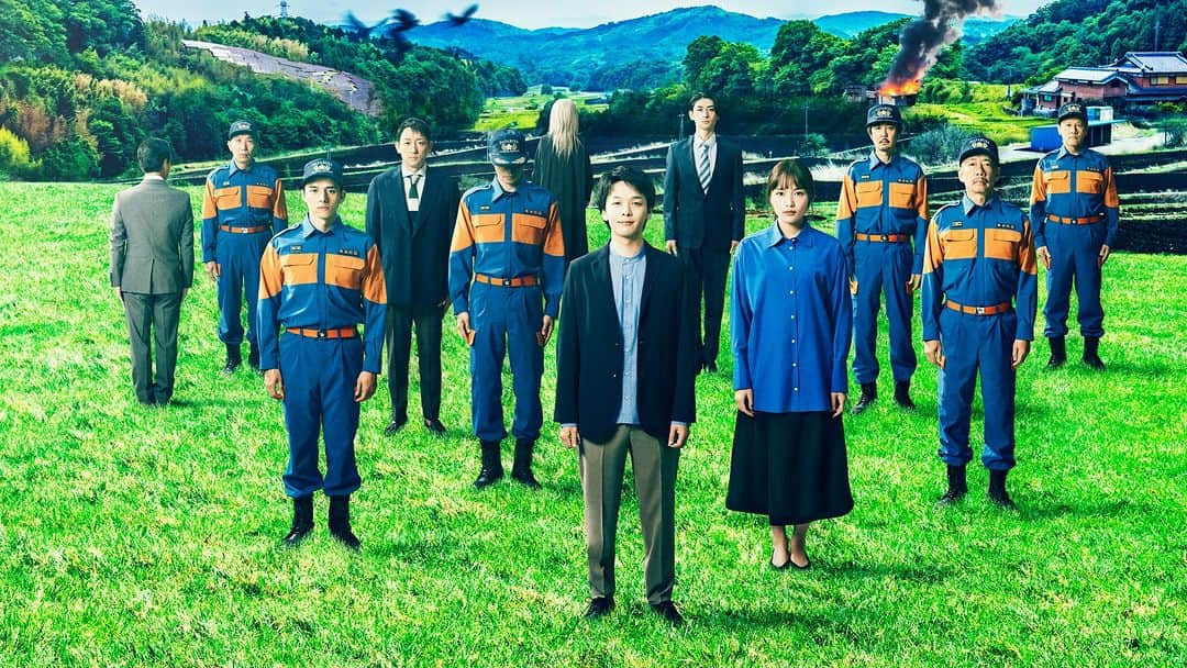 Netflix Japanさんのインスタグラム写真 - (Netflix JapanInstagram)「◆配信開始 『ハヤブサ消防団』（日本）  中村倫也 主演、 池井戸潤 原作。  スランプ中の小説家・三馬太郎（中村倫也）は、亡き父の故郷である山間の“ハヤブサ地区”で、数々の怪事件に巻き込まれてゆく。  土地に潜む謎と闇を描く、戦慄の田園ミステリー📖  #ハヤブサ消防団 #中村倫也 #池井戸潤 #drama #japanesedrama  #ネトフリ #ネットフリックス #netflix」7月14日 0時00分 - netflixjp