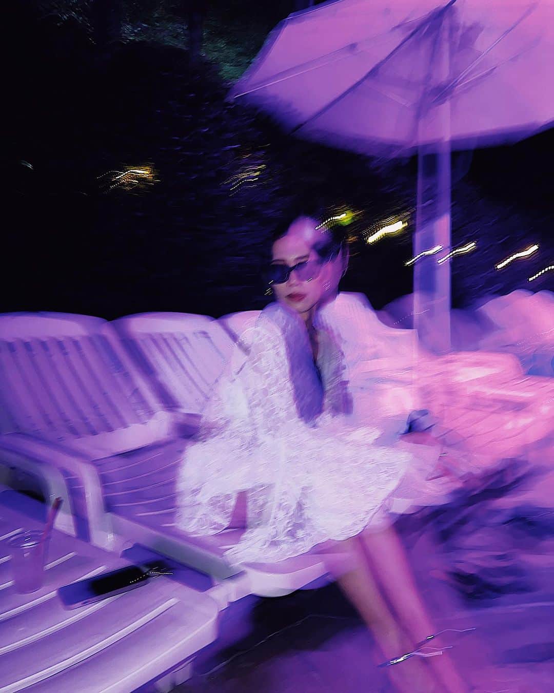 志村禎雄のインスタグラム：「GARDEN POOL OPENING RECEPTION 🏊💦   Thanks for Invitation🌴🍹 @hotelnewotanitokyo   ＿＿＿＿＿＿＿＿＿  今日初めて下ろした水着·͜· ♡ こうゆうスタイルのは人生で初めてだったけど関係なく着させて頂きました👏🏻 シースルーだけど程よく露出と着心地も良く羽織も着いてくるから大正解.ᐟ‪.ᐟ  ＿＿＿＿＿＿＿＿＿＿＿＿＿＿＿ 商品名 : 無地柄 フリルトリム コントラストメッシュ 着物付き ワンピース水着  商品ID :  17069495  SALE価格 : ¥1,971   サイズ :  ホワイト Msize   @shein_japan  @sheinofficial   この投稿見てくれてクーポンコード 【  245swim 】  を入力したらお得にお買い物出来るので ぜひチェックしてみてね·͜· ︎︎ᕷ   ※0-5999円で15%オフ 6000円以上のご購入で20％オフ  ※有効期限：2023/08/312023-08-31  23:59:59"  #BeSHEINモデル をつけて投稿すると公式に取り上げられたりギフトカードが当たるチャンスがあるみたいだよ🌼*･  詳しくは@SHEIN_japan を確認してみてちょ！  #SHEIN水着 #SHEIN-J-Swimwear  #BeSHEINモデル」