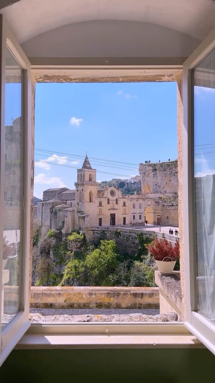 BEAUTIFUL HOTELSのインスタグラム：「Be mesmerized by the enchanting beauty of Sant’Angelo Luxury Resort in Matera, Italy, as @nastasiaspassport takes you on a journey through its primordial magic and contemporary elegance! ✨  Immerse yourself in the modernity of the world’s oldest city, Matera, while enjoying the comforts of this exclusive resort that seamlessly blends history and luxury. ⌛  Can you picture yourself admiring the breathtaking views of the ancient districts and the rugged Gravina canyon? 🍂  📽 @nastasiaspassport 📍 @santangeloluxuryresort, Matera, Italy 🎶 zotov.13 - Mecano - Hijo de la Luna」
