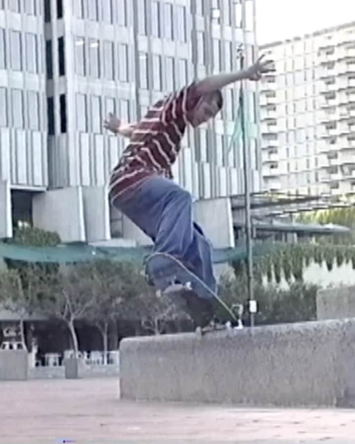 スラッシャーのインスタグラム：「THIS OLD LEDGE with @tedbarrow kicks off at EMB 🧱 Now playing on our YouTube channel 📺 🎬 @19thavenue」