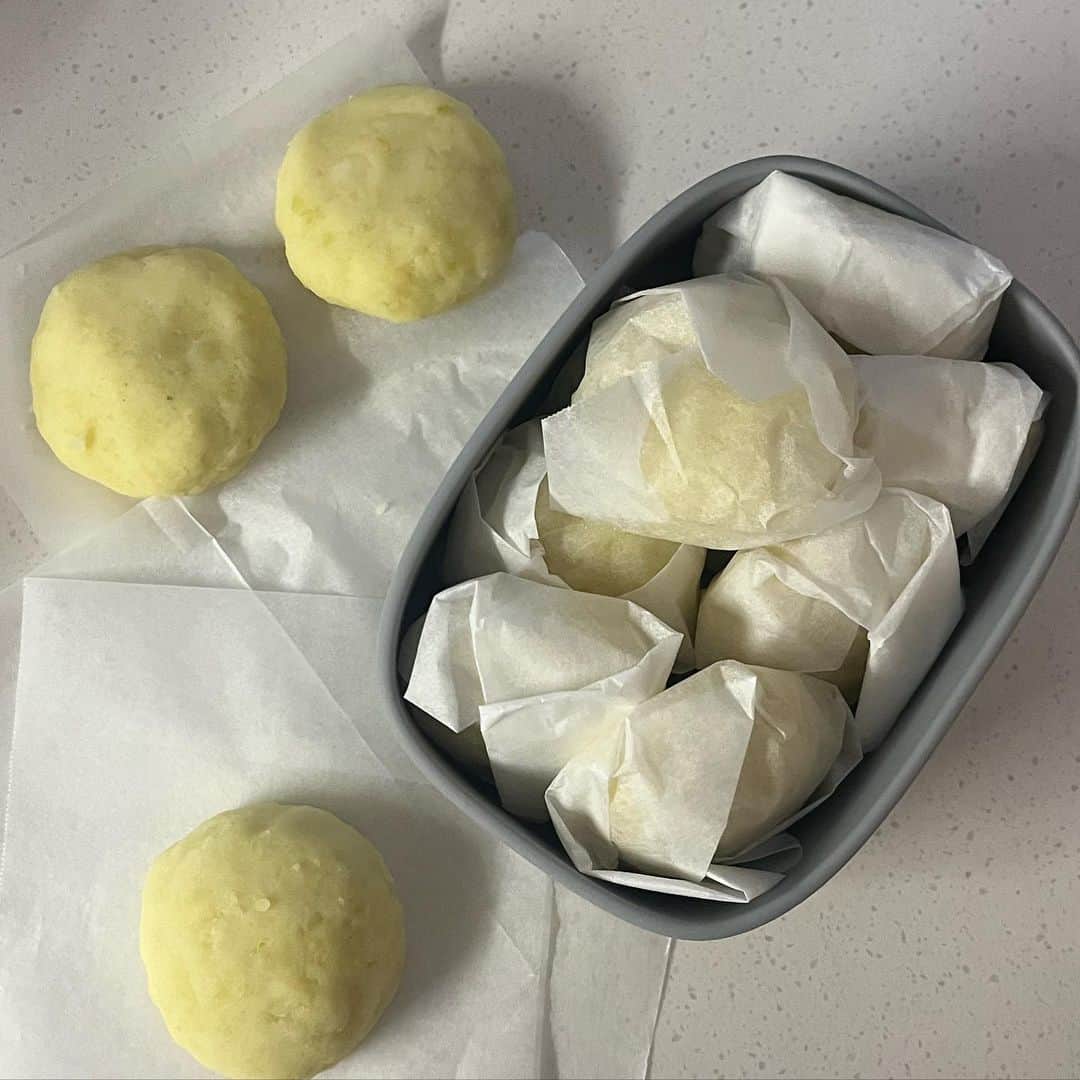 ウォン・ジナさんのインスタグラム写真 - (ウォン・ジナInstagram)「그래놀라도 만들고, 토마토수프도 만들고 요즘도 열심히 집밥🍳」7月14日 1時06分 - j0i3n2a9