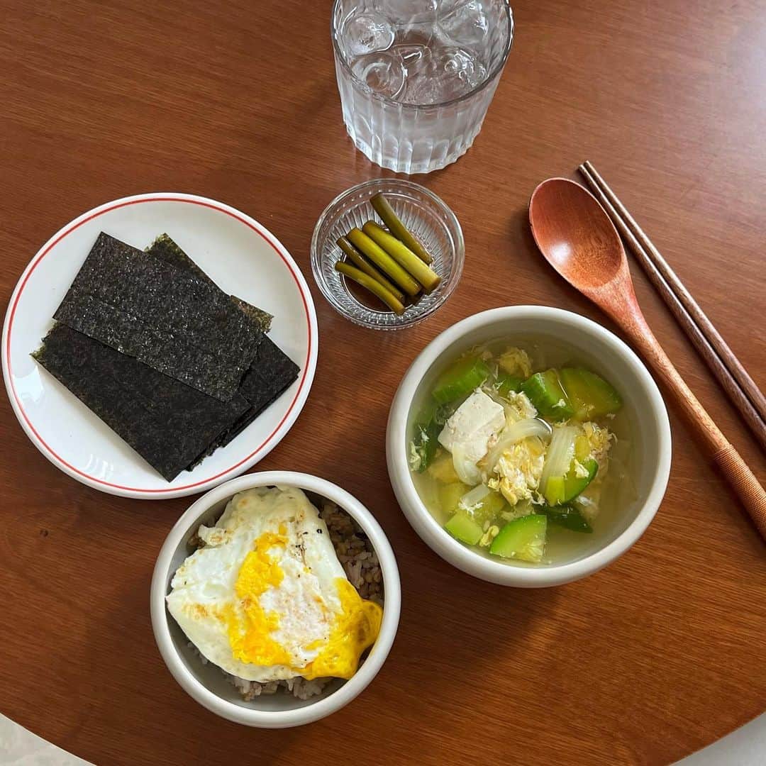 ウォン・ジナさんのインスタグラム写真 - (ウォン・ジナInstagram)「그래놀라도 만들고, 토마토수프도 만들고 요즘도 열심히 집밥🍳」7月14日 1時06分 - j0i3n2a9