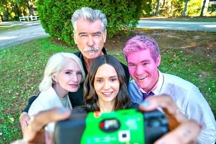 アダム・ディバインのインスタグラム：「THE OUT-LAWS photo dump. As of this post we are still #1 worldwide! This obviously can’t happen without all of you. Thank you from the bottom of my heart. This was one of the most fun projects I’ve ever had the pleasure of working on and I love and appreciate the support! What was your favorite scene??」