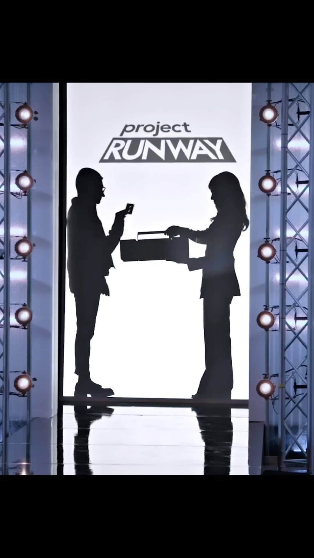 ジェニー・ガースのインスタグラム：「Catch me on a new episode of #ProjectRunway All-Stars tonight at 9/8c on @BravoTV! @ProjectRunwayBravo ❤️」