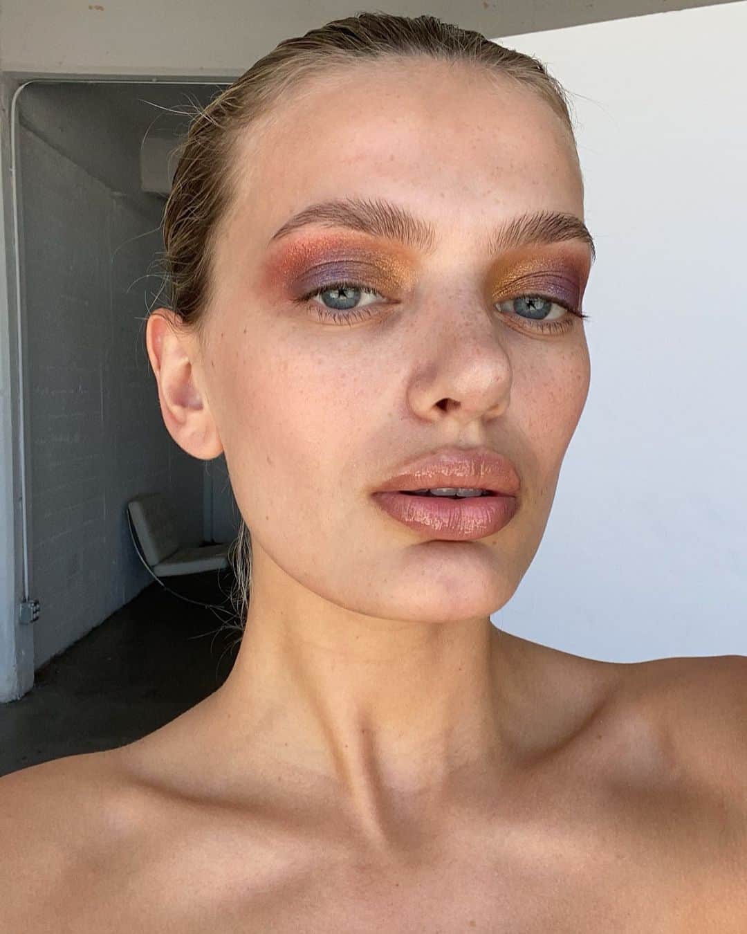 ブレッヒェ・ハイネンのインスタグラム：「makeup by @misha212 ✨」