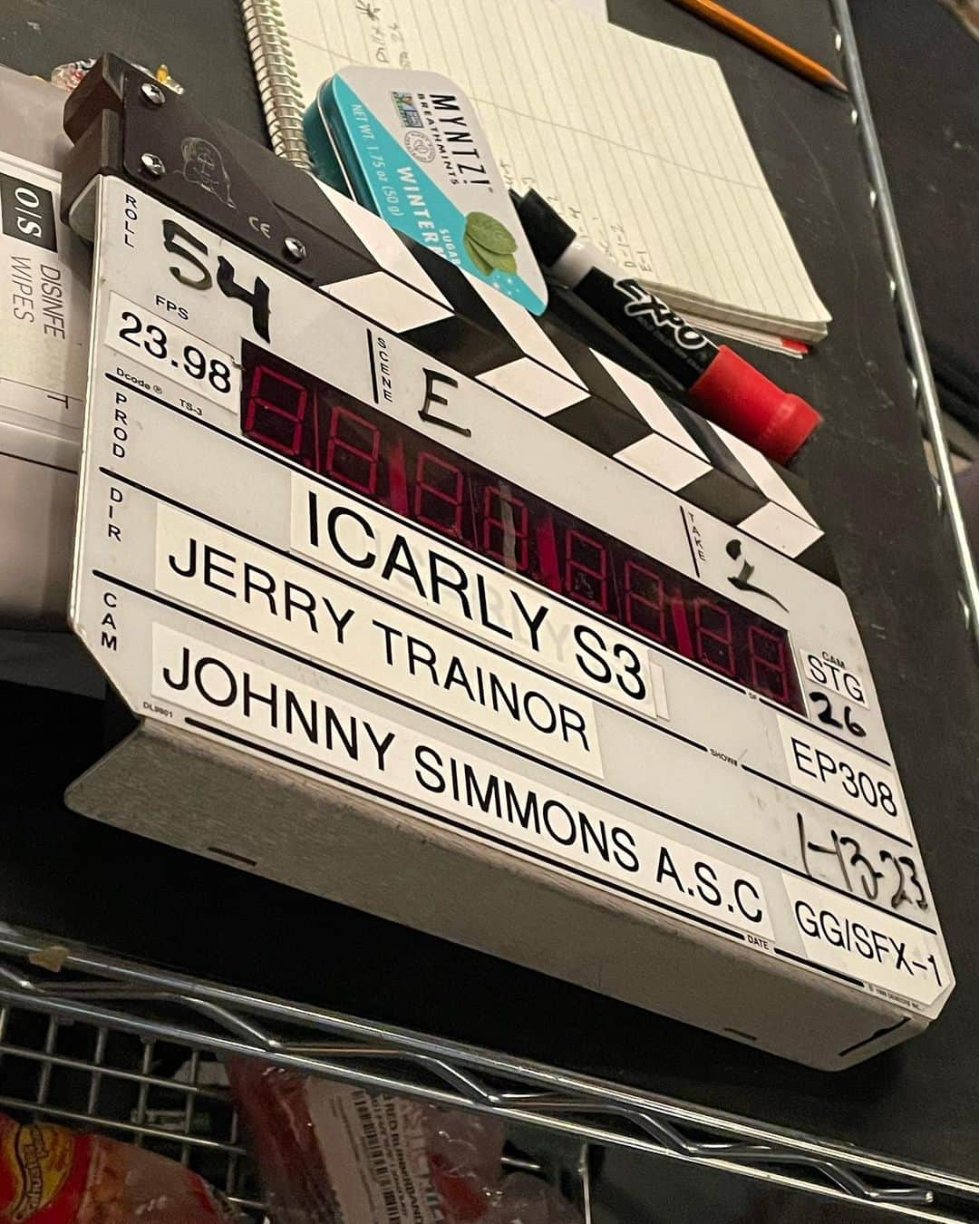 ジェリー・トレイナーさんのインスタグラム写真 - (ジェリー・トレイナーInstagram)「Some bts of todays episode of iCarly!!! This one was so fun because I had all the power as director. And I wielded that power like a tyrant! Muahahahaha! Special thanks to @nathankress, Phill Lewis, and Tom Doak for making me look competent. And @harryhannigan for the hilarious script! #paramountplus #icarly」7月14日 1時26分 - jerrytrainor