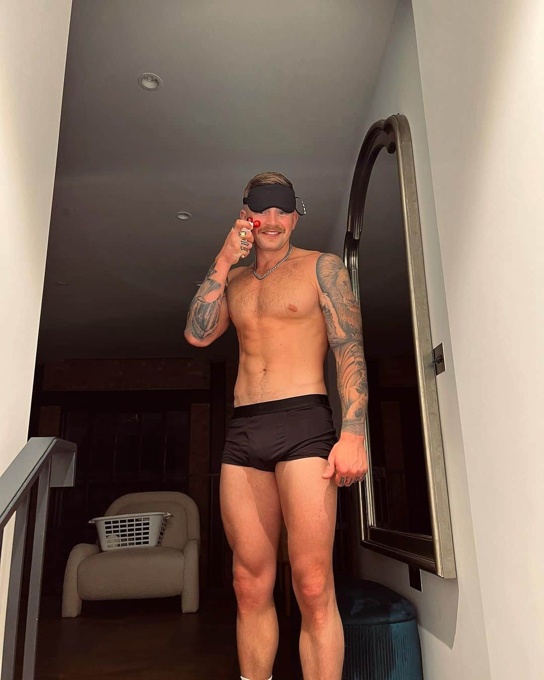 アダム・ピーティさんのインスタグラム写真 - (アダム・ピーティInstagram)「Recovery is 🔑」7月14日 1時30分 - adam_peaty