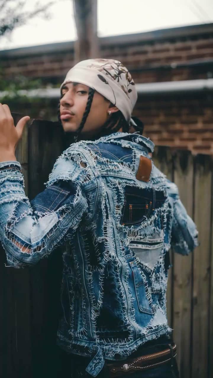 Levi’sのインスタグラム：「Denim reduce reuse recycle on expert mode 👖♻️ @nigelxavier #150YearsOf501」