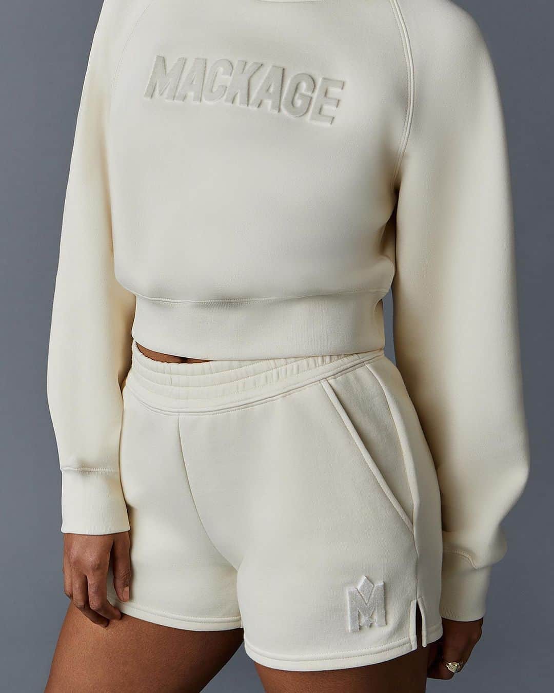 マッカージュのインスタグラム：「SOFT ARRIVALS   SUMMER, a classic mini short meticulously crafted from soft double-face jersey. A sporty silhouette with a relaxed fit, the elastic waistband and slash pockets add to the comfy feel. A tonal velvet flocked signature M adds a plush accent. Timeless and effortless style with elevated detail.   More on MACKAGE.COM   #MACKAGE #MONDEMACKAGE」